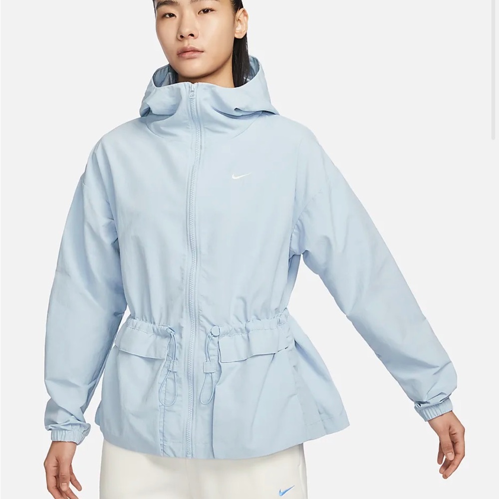 Nike Sportswear Everything Wovens
Women's Oversized Hooded